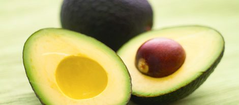 El aguacate protege las células de la piel