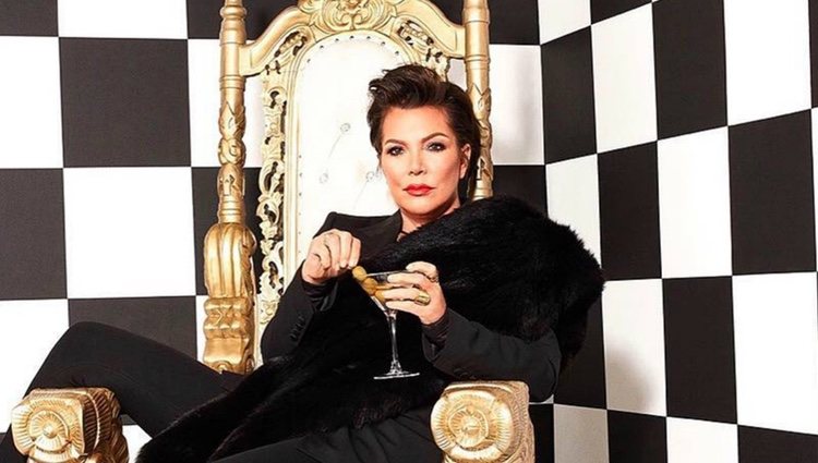 Kris Jenner en una colaboración con Kylie Cosmetics