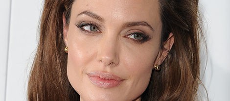 Angelina Jolie tiene las cejas arqueadas