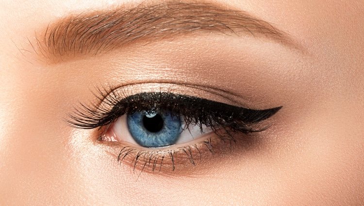 El eyeliner será tu mejor aliado para un maquillaje perfecto