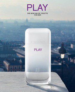 Frasco de 'Play For Her Eau de Totilette'