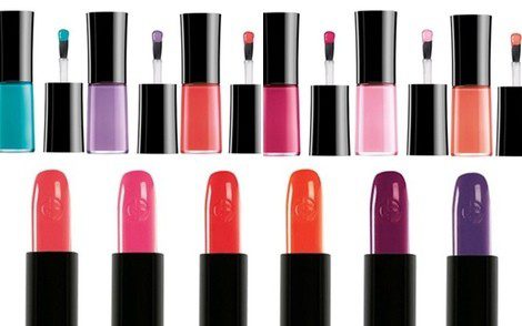 Lacas de uñas y barras de labios de 'Bright Ribbon' de Giorgio Armani