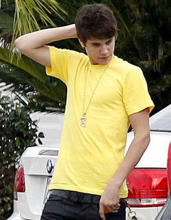 Justin Bieber envidia el cambio de look de Selena Gomez y se oscurece el pelo