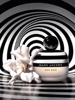 Marc Jacobs presenta una nueva fragancia para esta primavera 2015: 'Mod Noir'