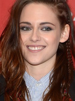 Kristen Stewart con el pelo suelto