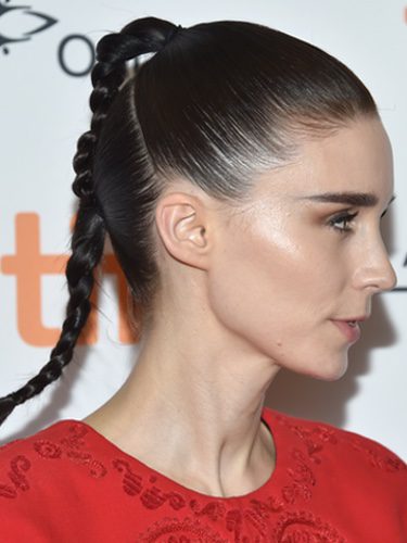 Rooney Mara con una raquítica trenza