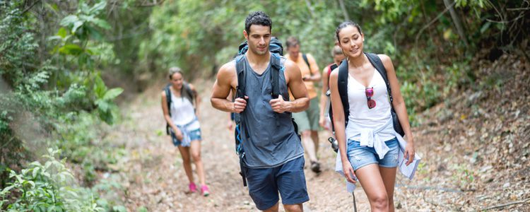 Al caminar ganarás fuerza muscular ya que tus músculos trabajan durante esta actividad 