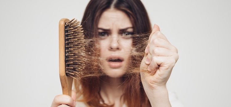 Hay diversos alimentos que fomentan la mejora de nuestro cabello