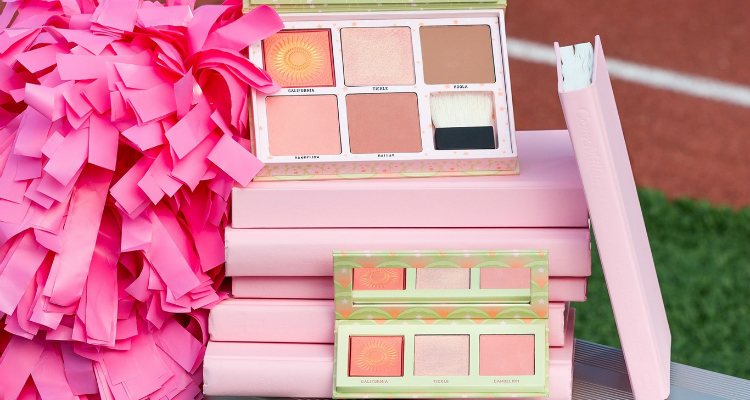 La paleta para el rostro 'Cheekleaders Pink Squad' de Benefit