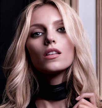 Anja Rubik es la nueva imagen de 'Top Secrets Instant Moisture Glow' de YSL