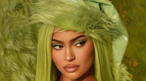 Kylie Jenner 'roba' la Navidad convertida en Grinch con su nueva colección de maquillaje