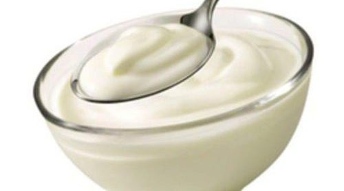 Dale un extra de hidratación a tu rostro con una mascarilla de yogur y miel