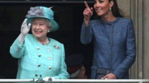 Essie se inspira en la Reina Isabel II y Kate Middleton para crear lacas de uñas