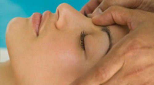 Disminuye el estrés y relaja tu rostro con un masaje Shiatsu