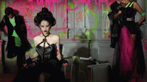 MAC sigue acumulando presentando colecciones estivales: 'Punk Couture'