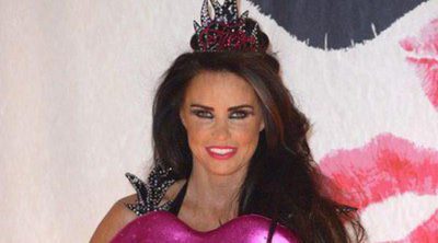 Los besos más ardientes de Katie Price regresan con su nueva fragancia 'Kissable Fierce'