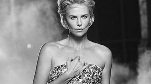 Charlize Theron, la chica dorada de Dior vuelve con 'J'adore Touche de Parfum'