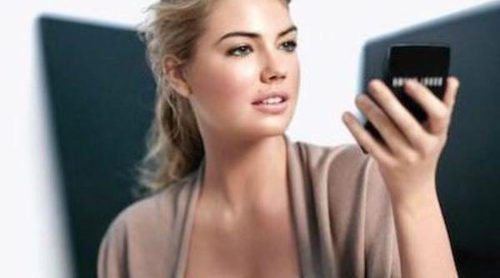 Kate Upton presenta 'The Bobbi Glow Collection' como embajadora de la firma