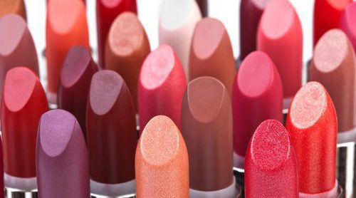 Labiales otoñales: 6 colores que no pueden faltar en tu bolsa de maquillaje