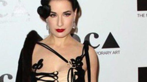 Dita Von Teese lanza una línea de maquillaje en colaboración con Artdeco