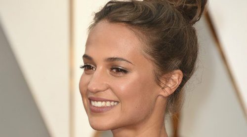 Maquíllate como Alicia Vikander