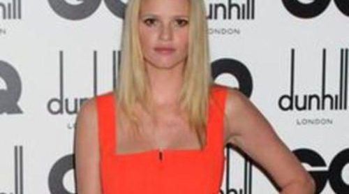 Lara Stone repite como imagen de Calvin Klein