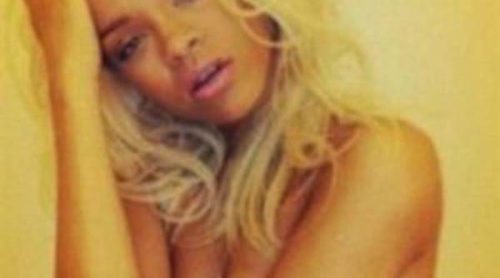 Rihanna posa desnuda en Twitter para promocionar su nueva fragancia