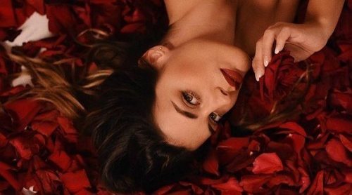 Una mezcla perfecta entre 'Russian Red' y 'Diva': MAC desvela el tono de labial mate de Dulceida