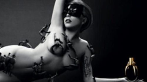 Lady Gaga se desnuda para promocionar su perfume 'Fame'