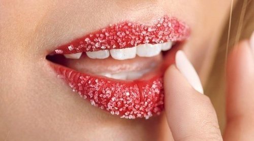 Consigue unos labios perfectos con exfoliación