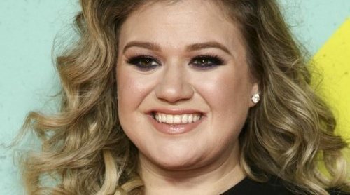 Maquíllate como Kelly Clarkson