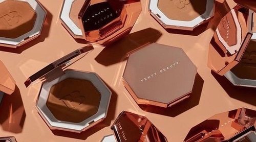 Luce moreno con los 'Sun Stalk'r Bronzers' de Fenty