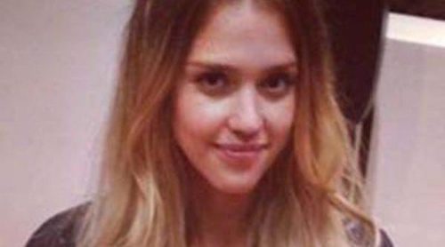 Jessica Alba se pasa a las mechas californianas