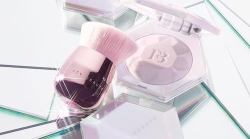 Mucho brillo y glow con los nuevos highlighters de Fenty x Rihanna: 'Diamond Bomb II' y 'Liquid Diamond Bomb'