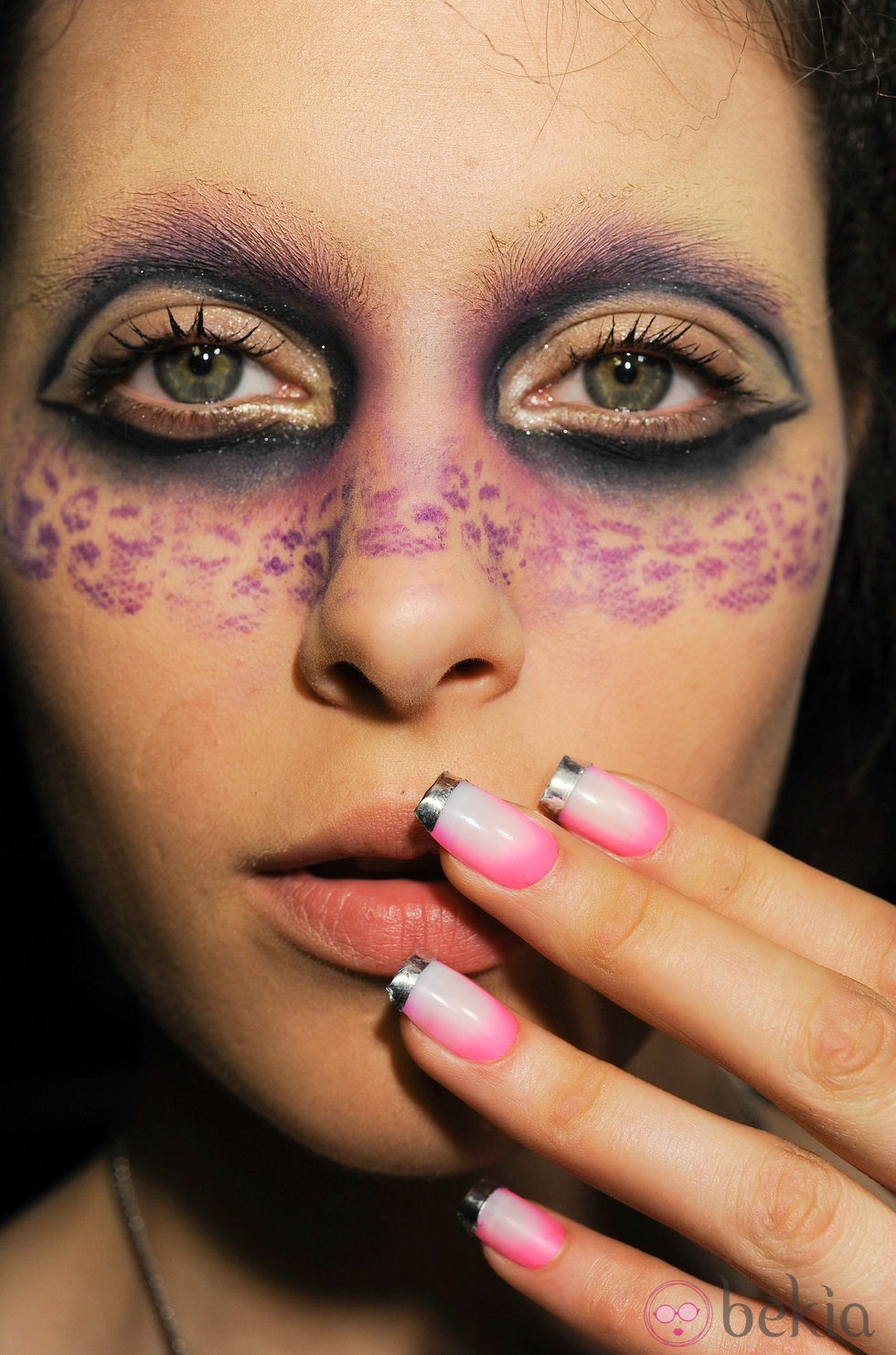 Maquillaje con máscara de leopardo para Halloween 2011 