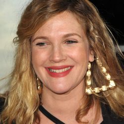 Drew Barrymore con el cabello fosco