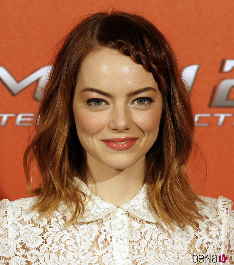 Emma Stone luce una trenza de encaje