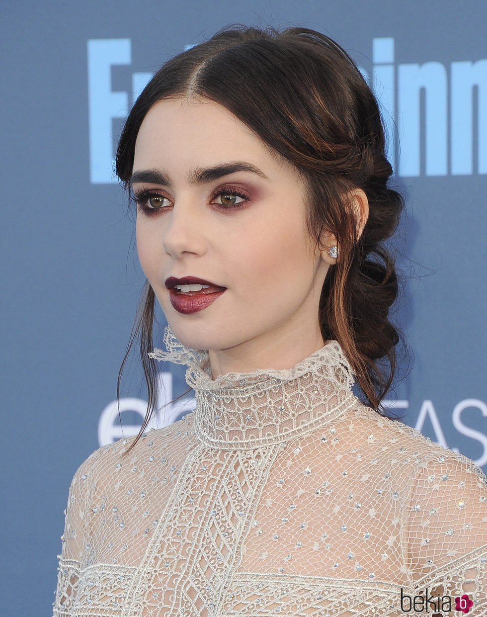 Lily Collins con un look vampírico