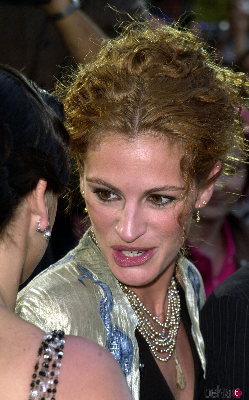 Julia Roberts con un recogido de cabello rizado