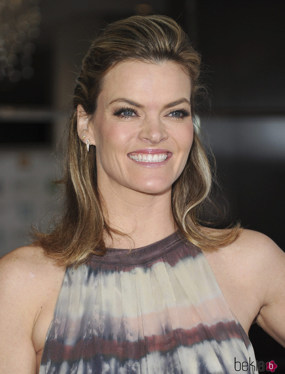 Missi Pyle con tupé y las puntas para fuera