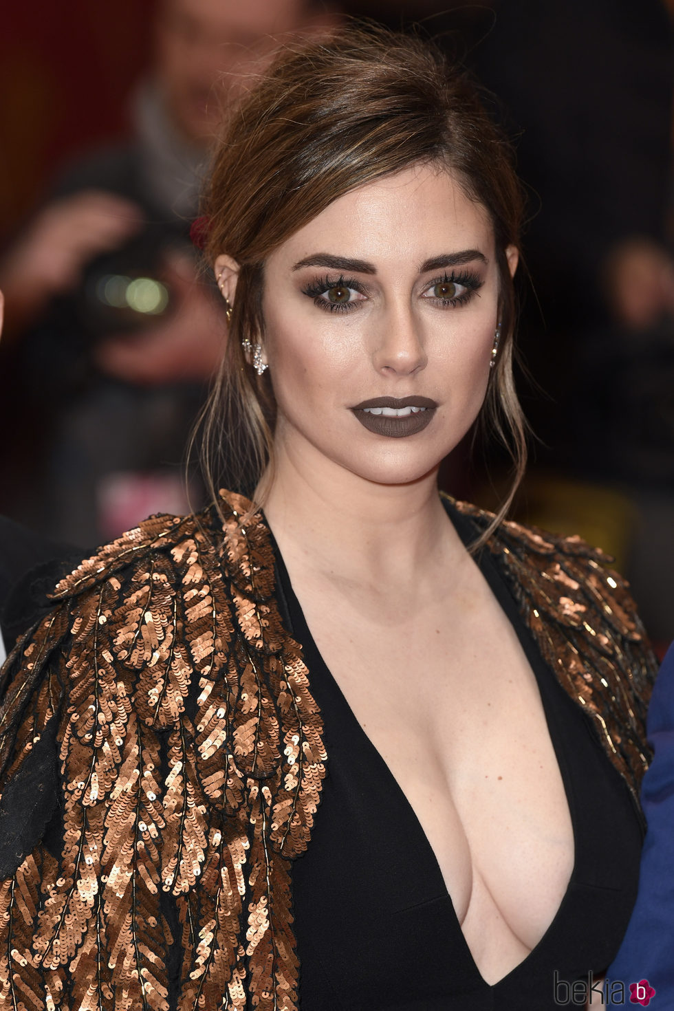 Blanca Suárez arriesga con un labial marrón oscuro