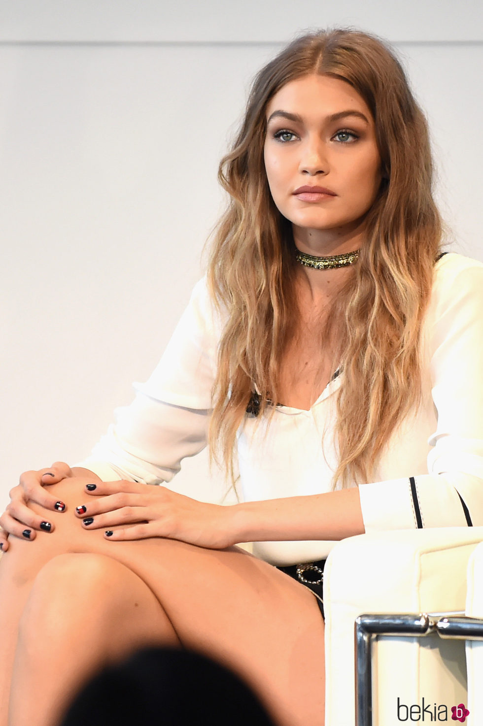 Gigi Hadid peina su cabello con ondas playeras