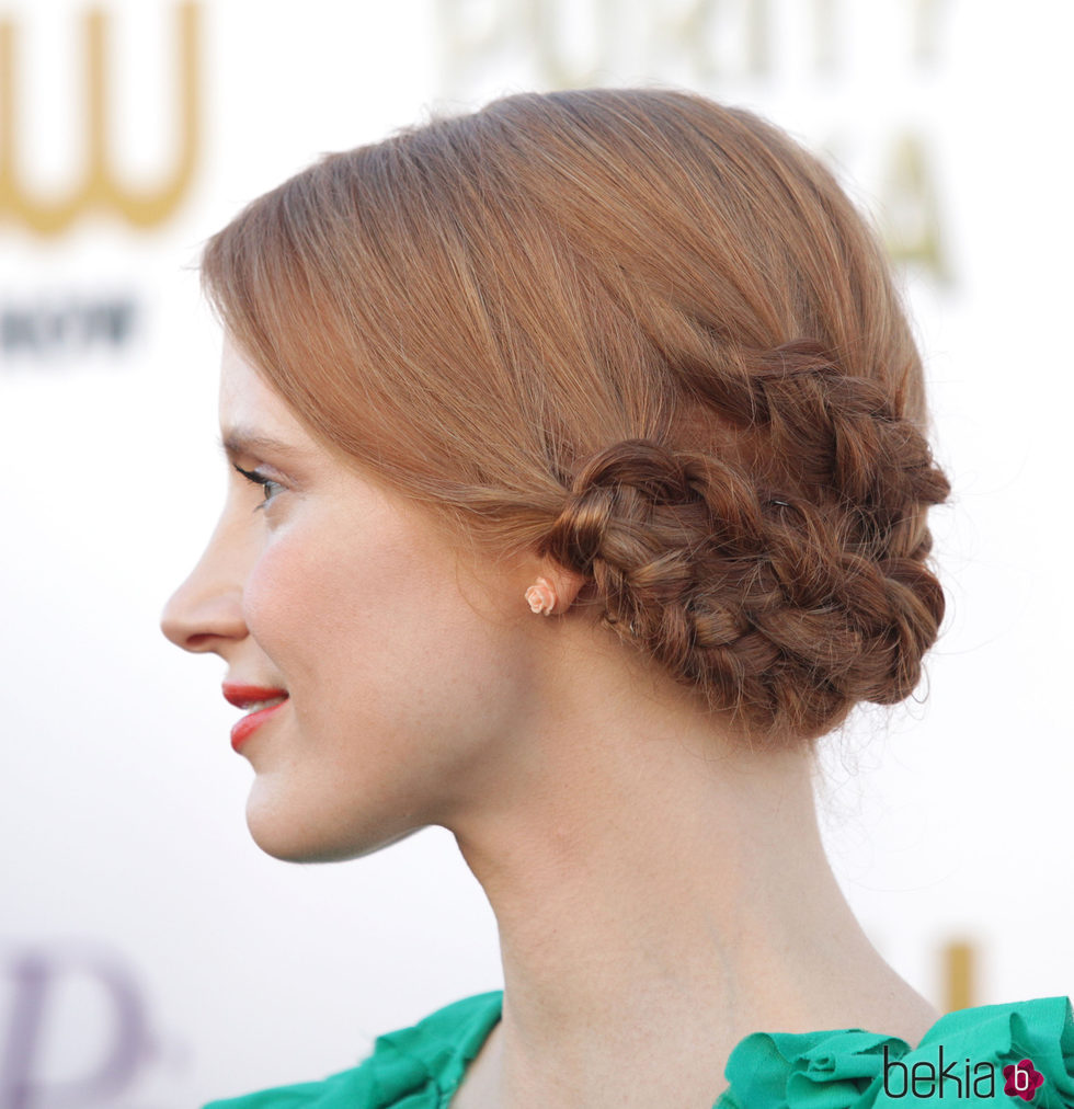 Jessica Chastain con recogido trenzado en los Critic's Choice Movie Awards 2014