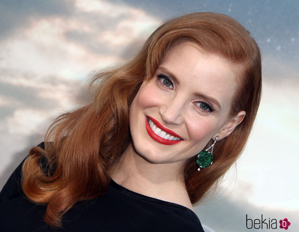 Jessica Chastain con ondas al estilo old Hollywood