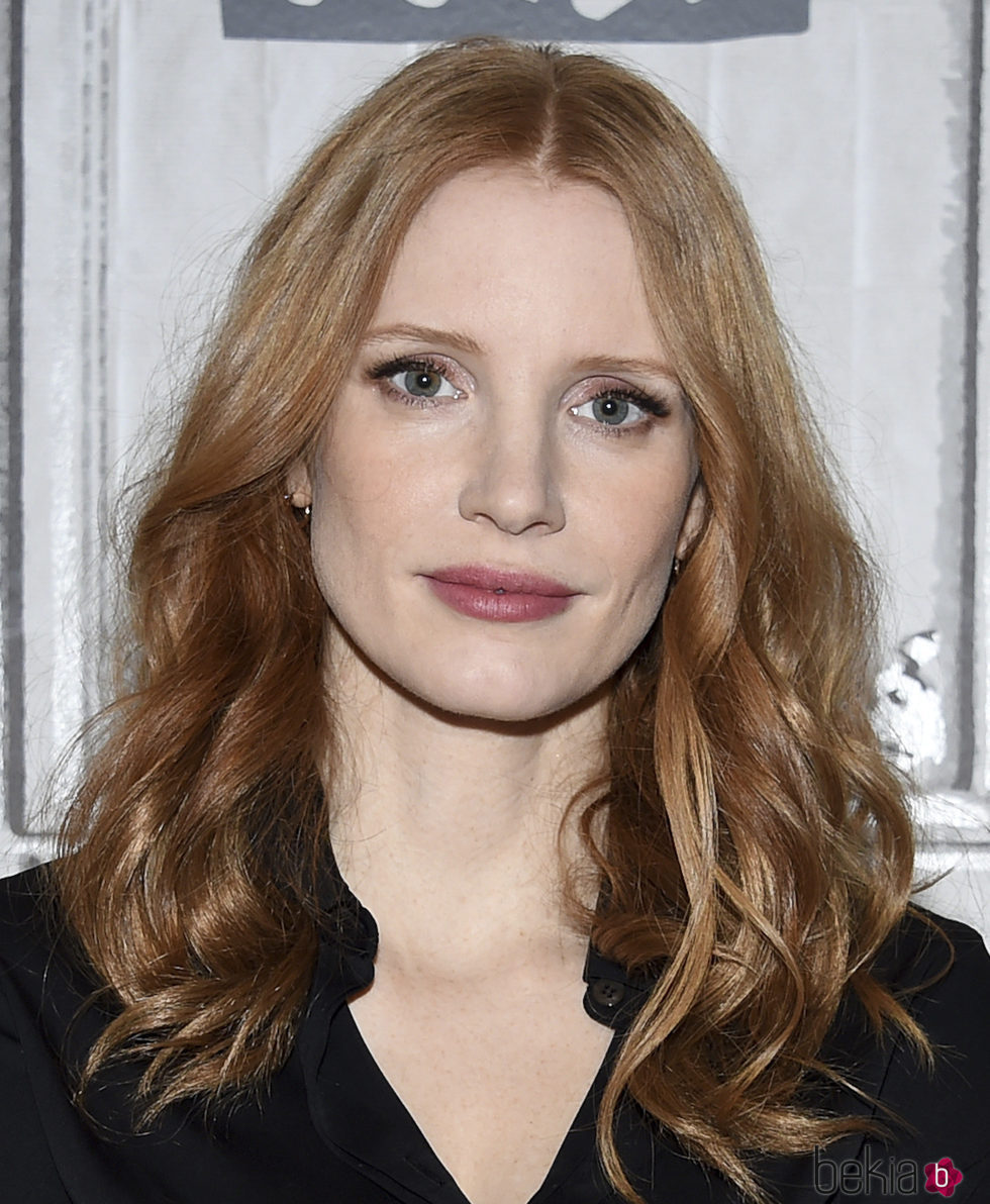 Jessica Chastain con melena naturalmente ondulada