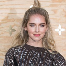 Chiara Ferragni con half up bun