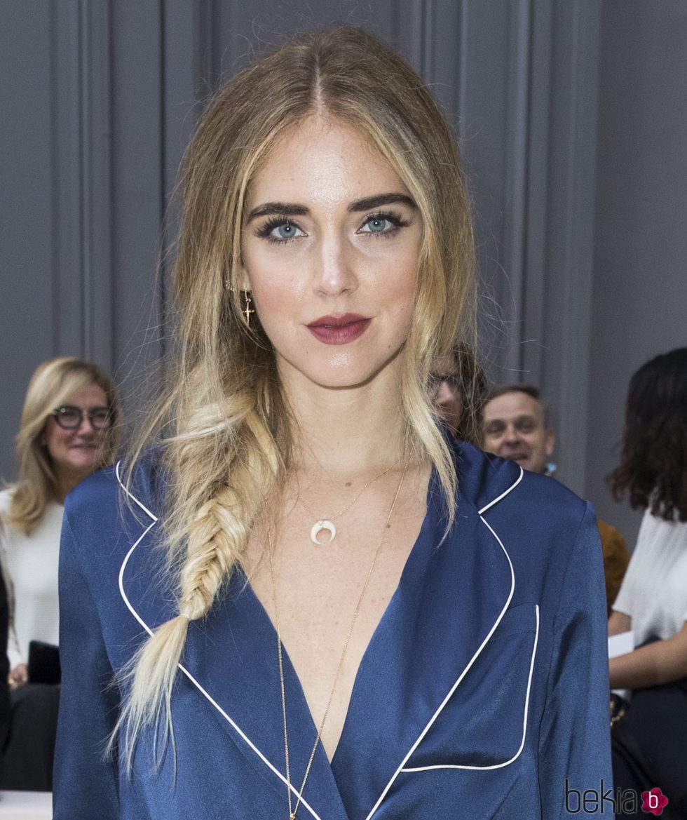 Chiara Ferragni luce una trenza de espiga