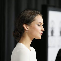 Los mejores peinados de Alicia Vikander