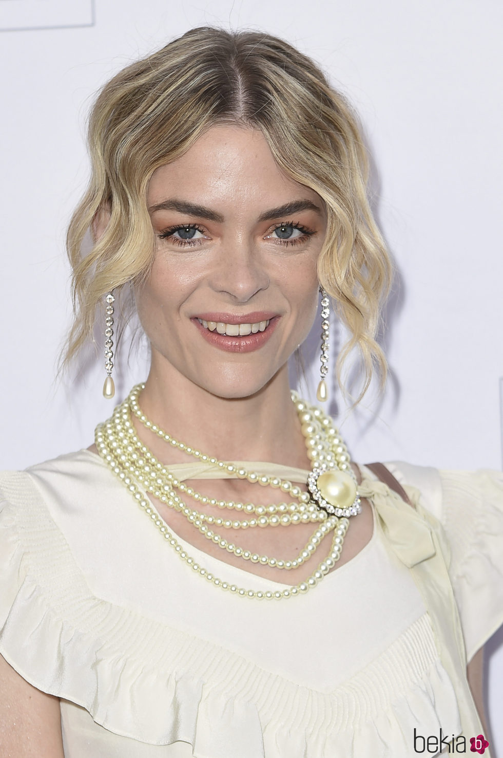 Jaime King con pelo recogido