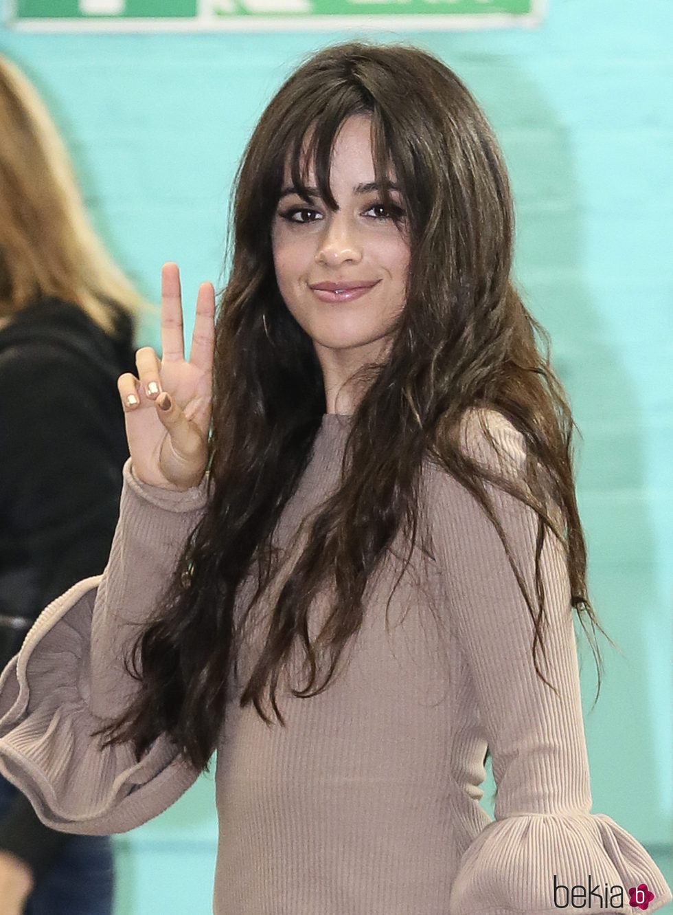 Camilla Cabello con la melena al viento